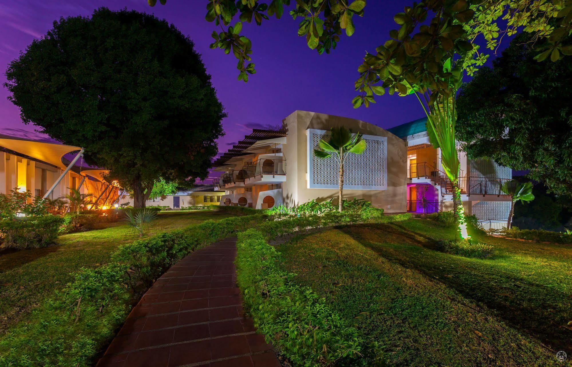 Ghl Hotel Club El Puente Girardot Exterior photo