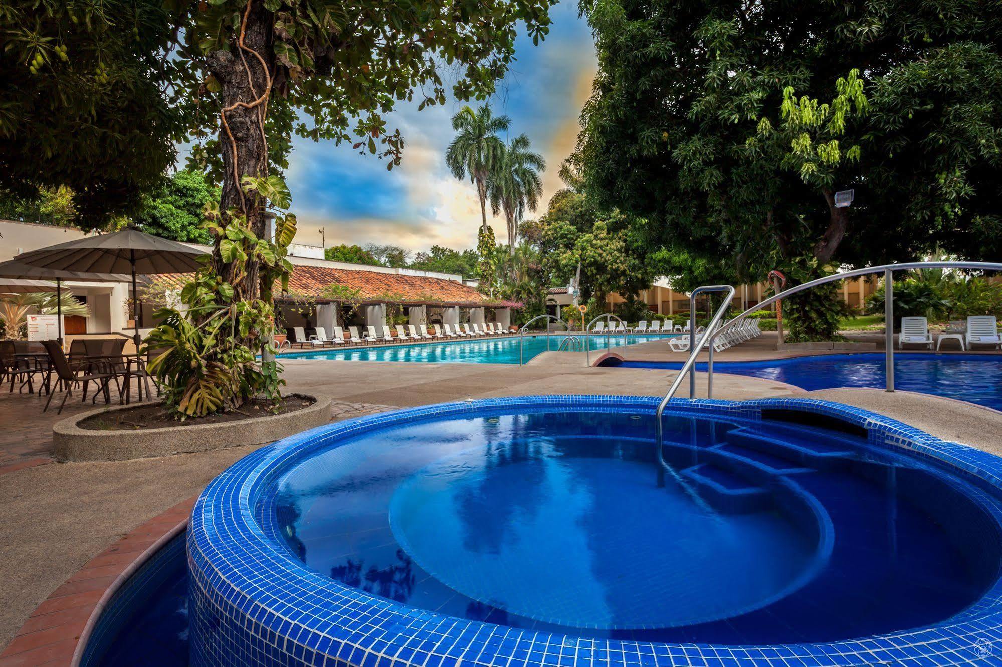 Ghl Hotel Club El Puente Girardot Exterior photo